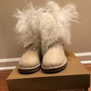 UGG Short Sheepskin Cuff Boot